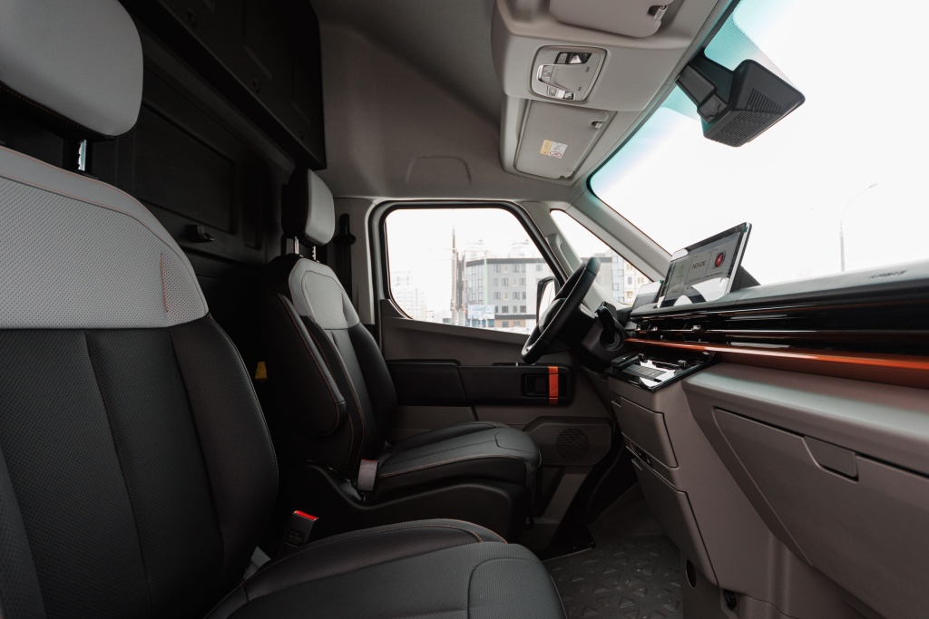 Farizon SuperVAN — кабина водителя