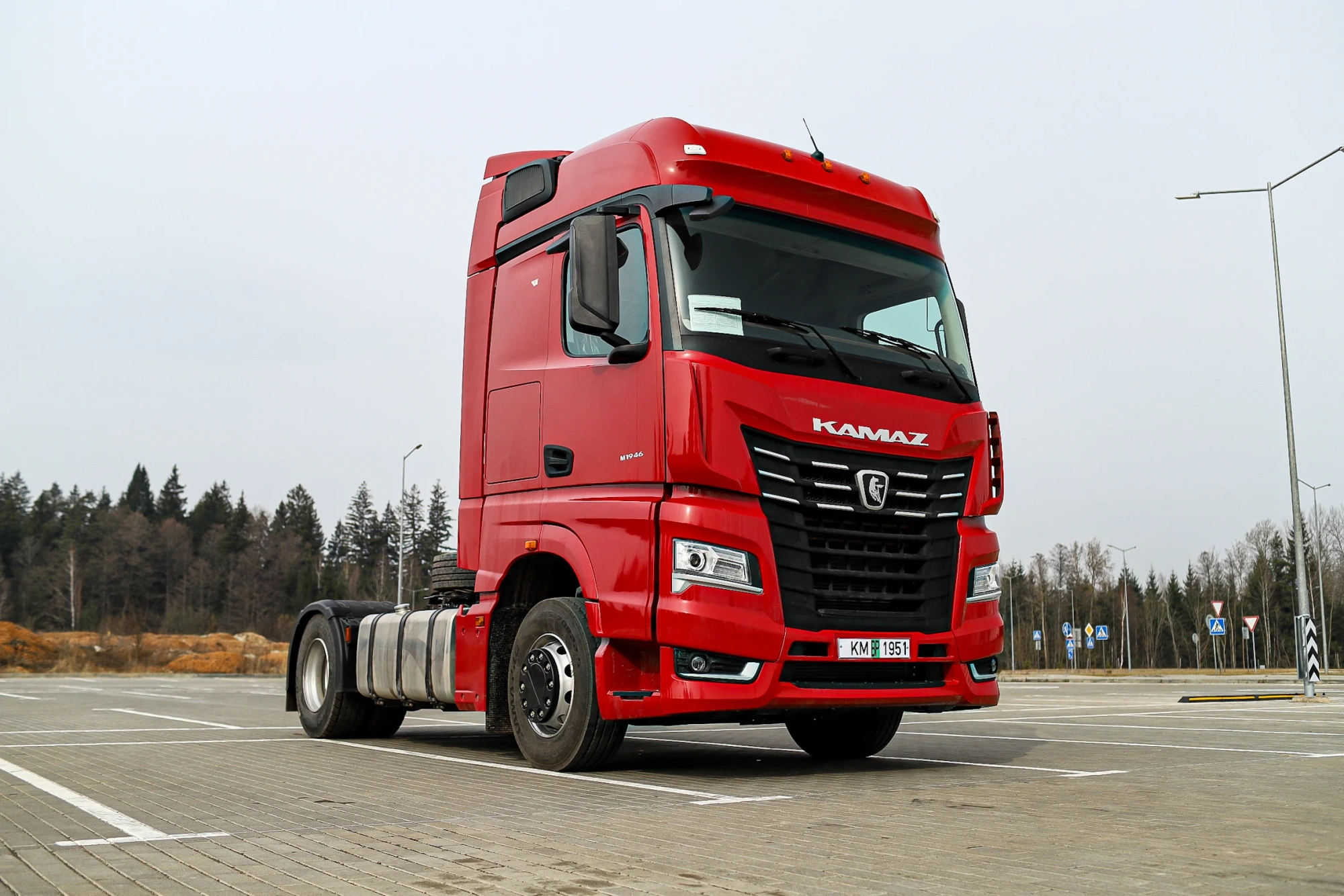Тягач КАМАЗ-54901